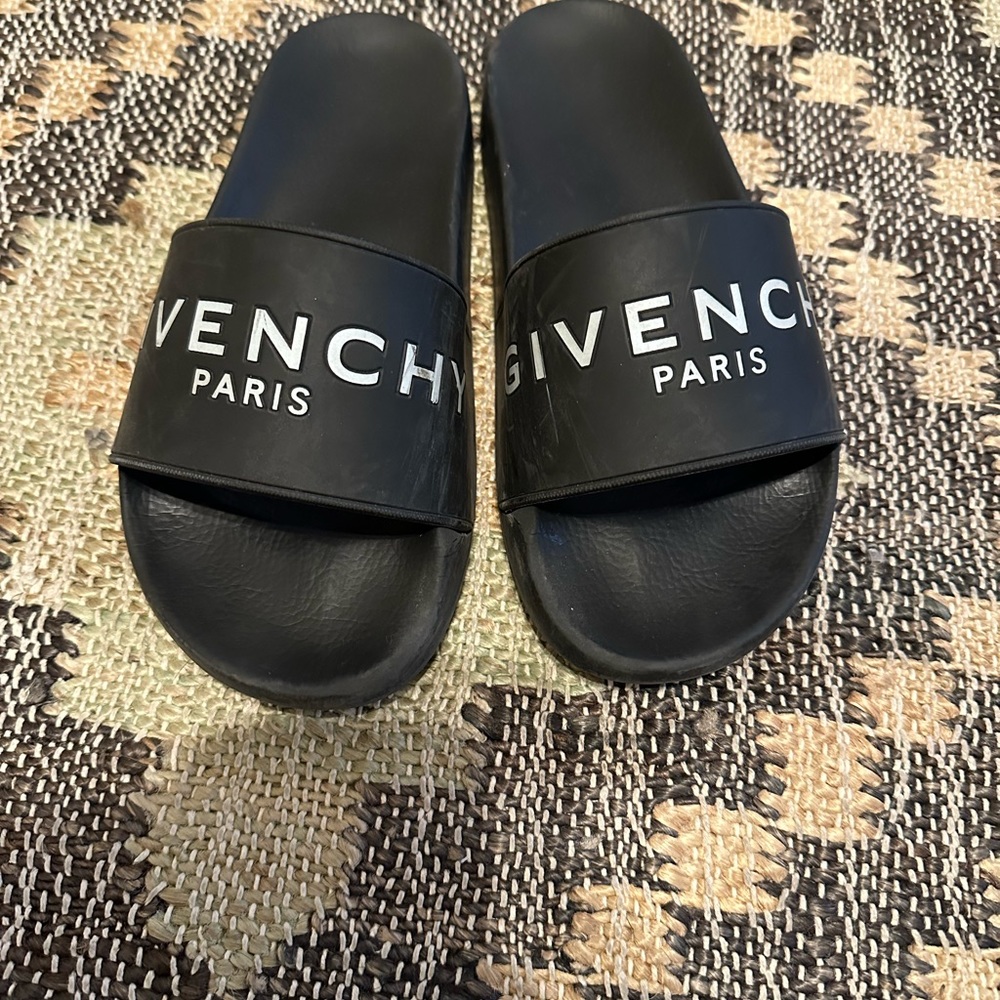GIVENCHY SLIDES